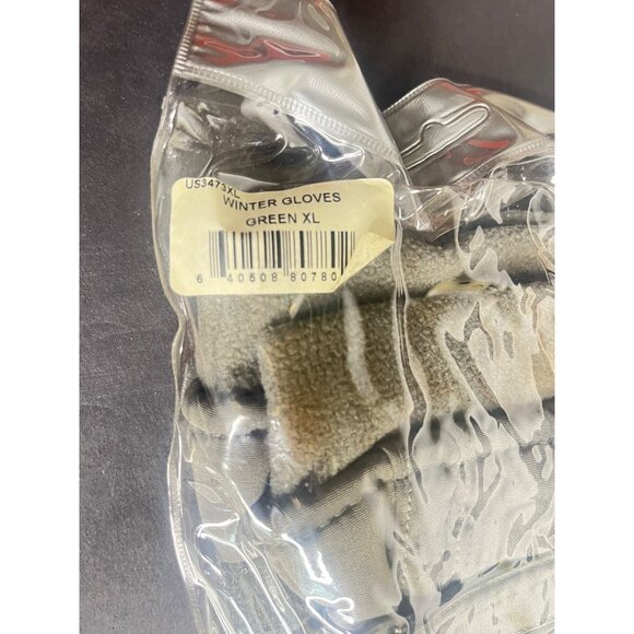 New Winter Gloves Green XL Insulated Water Resistant With Adjustable Strap NOS - Picture 6 of 7